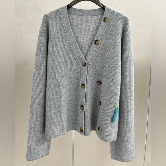 Unique design 100% cashmere cardigan - Picture 3 of 15